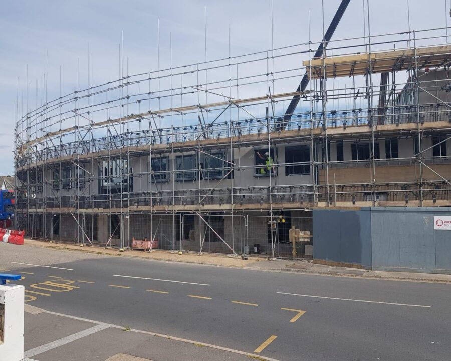 Perimeter access scaffolding at The Cosmopolitan apartment development in Poole